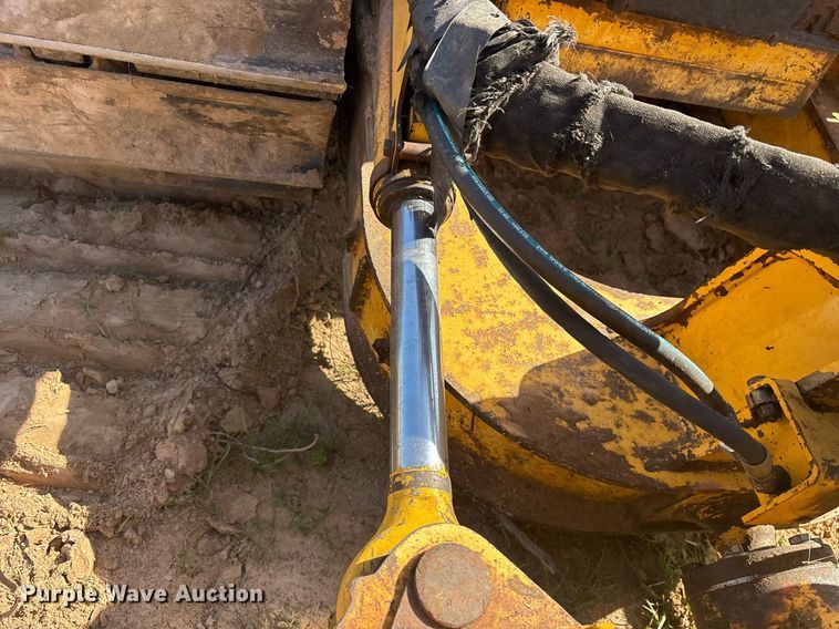 image for item OB9674 2006 John Deere 650J LGP dozer