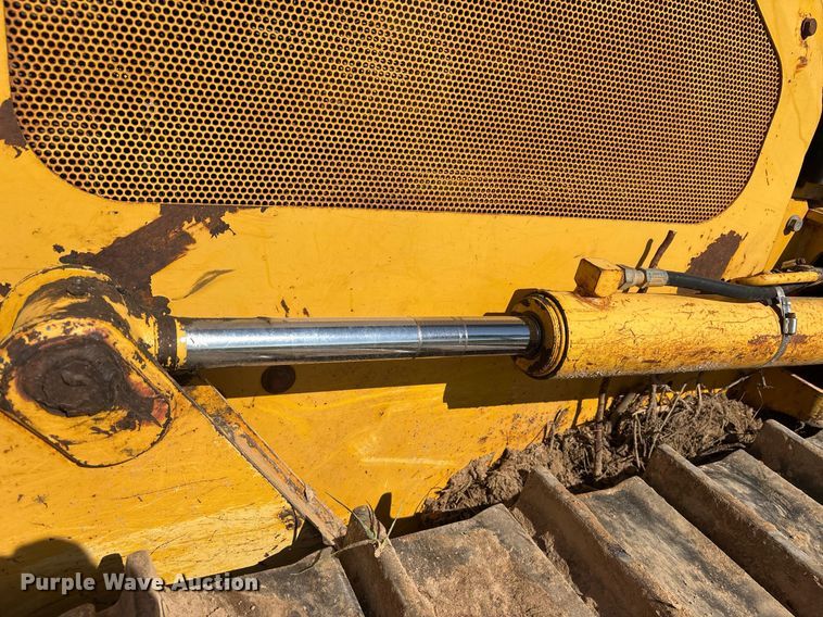 image for item OB9674 2006 John Deere 650J LGP dozer