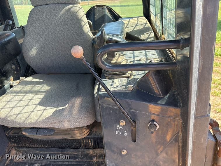 image for item OB9674 2006 John Deere 650J LGP dozer