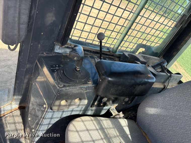 image for item OB9674 2006 John Deere 650J LGP dozer