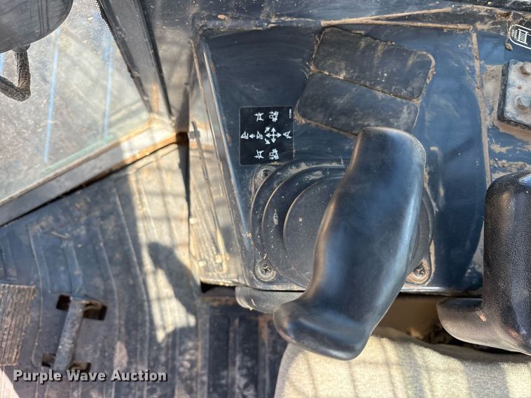 image for item OB9674 2006 John Deere 650J LGP dozer