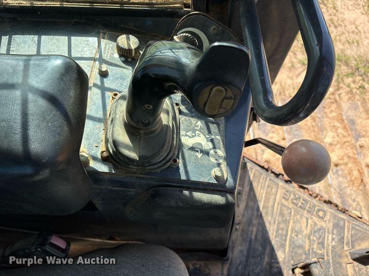 image for item OB9674 2006 John Deere 650J LGP dozer