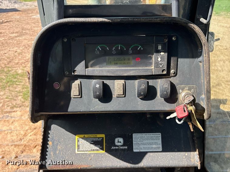 image for item OB9674 2006 John Deere 650J LGP dozer