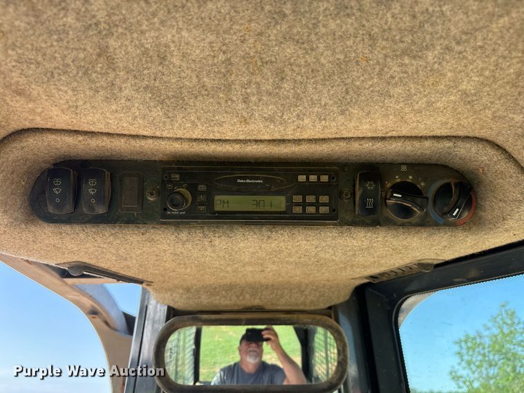 image for item OB9674 2006 John Deere 650J LGP dozer