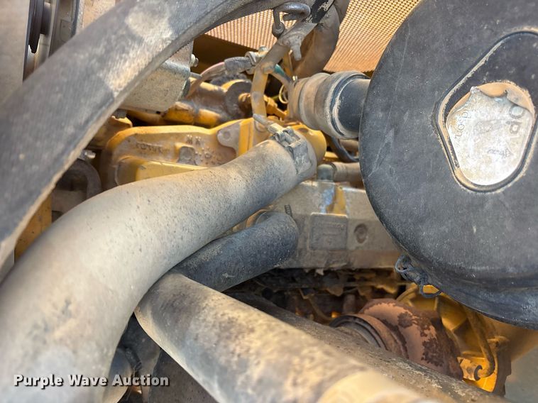 image for item OB9674 2006 John Deere 650J LGP dozer