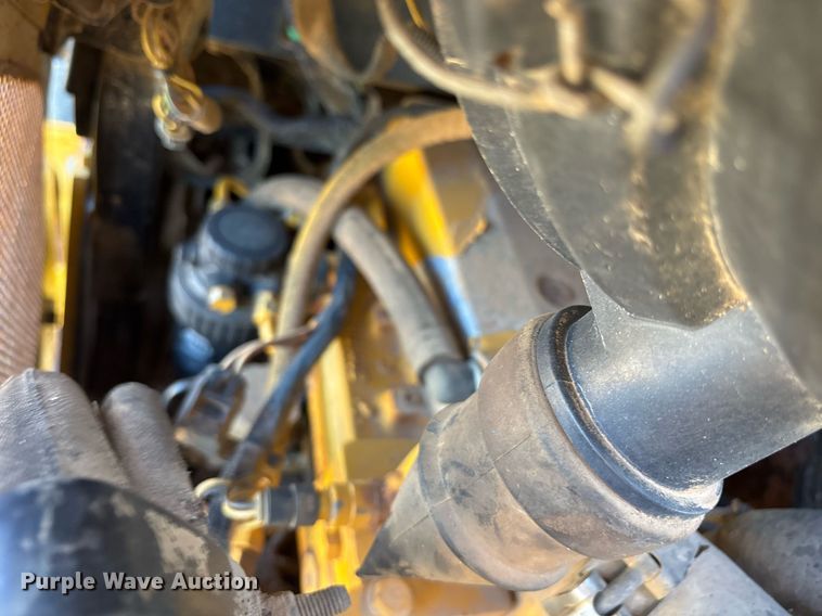 image for item OB9674 2006 John Deere 650J LGP dozer