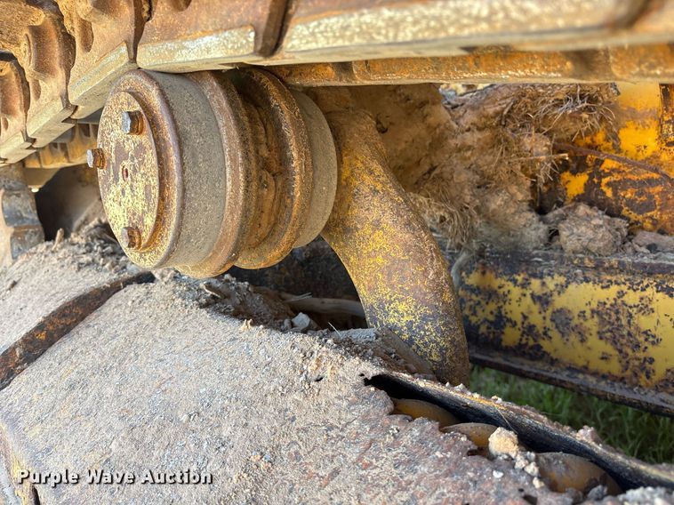 image for item OB9674 2006 John Deere 650J LGP dozer