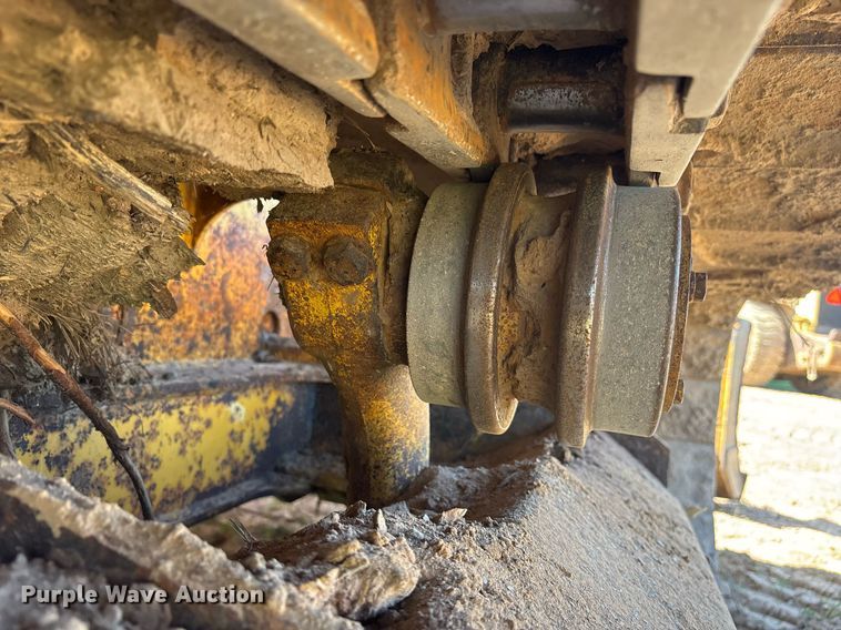 image for item OB9674 2006 John Deere 650J LGP dozer