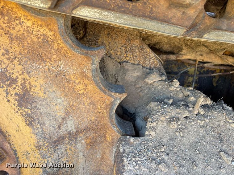 image for item OB9674 2006 John Deere 650J LGP dozer