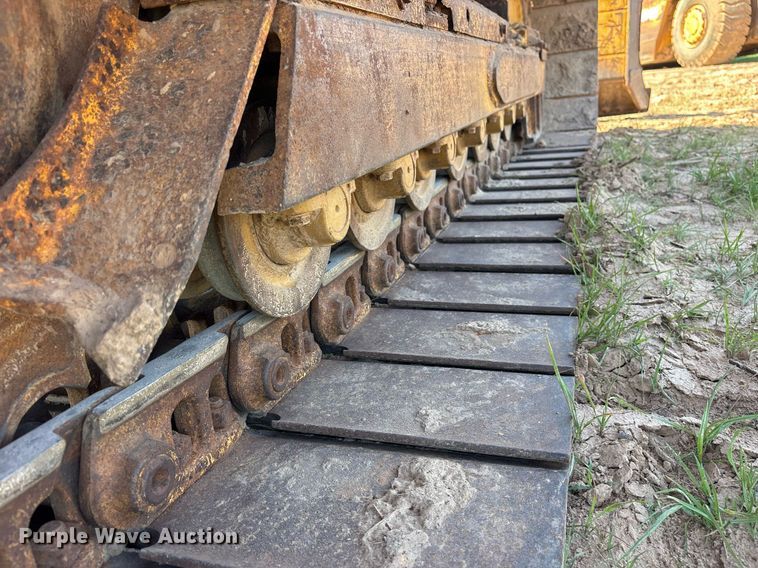 image for item OB9674 2006 John Deere 650J LGP dozer