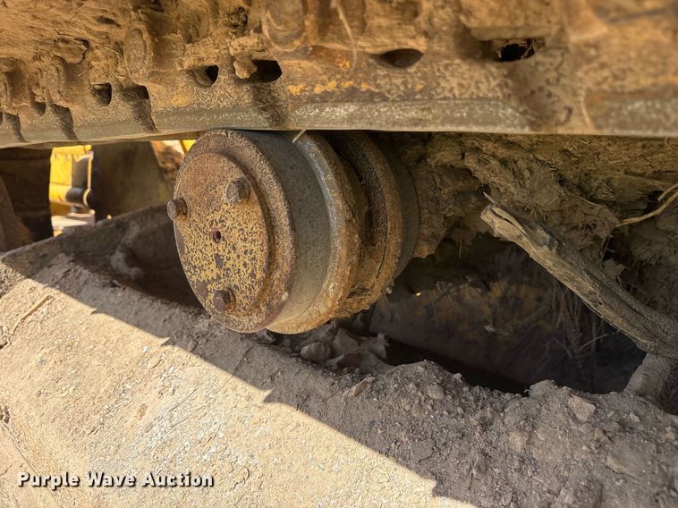 image for item OB9674 2006 John Deere 650J LGP dozer