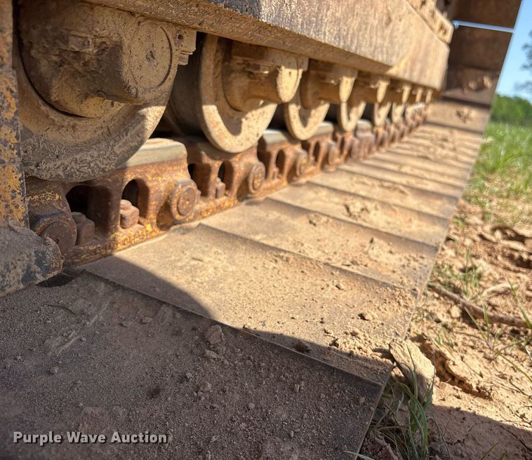 image for item OB9674 2006 John Deere 650J LGP dozer