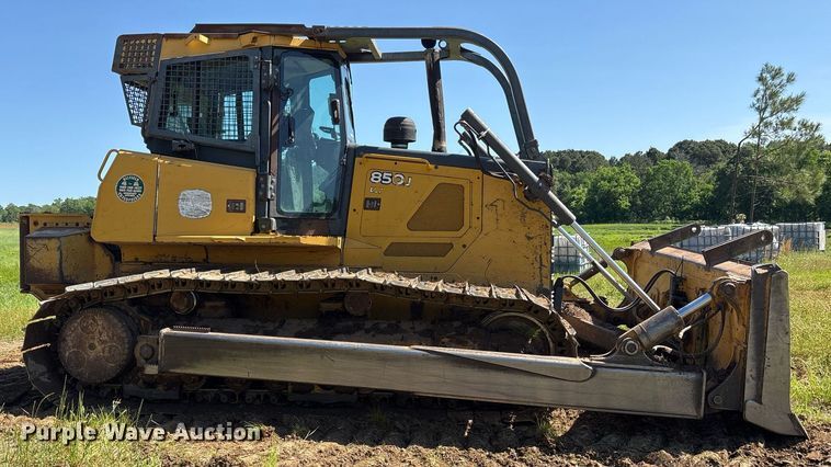 image for item OB9675 2006 John Deere 850J LGP dozer