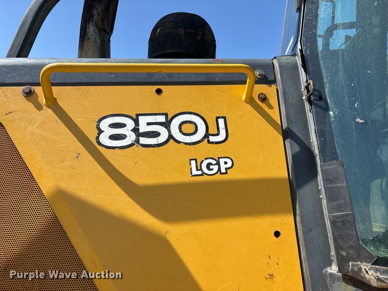 image for item OB9675 2006 John Deere 850J LGP dozer