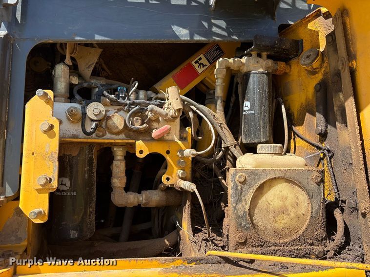 image for item OB9675 2006 John Deere 850J LGP dozer