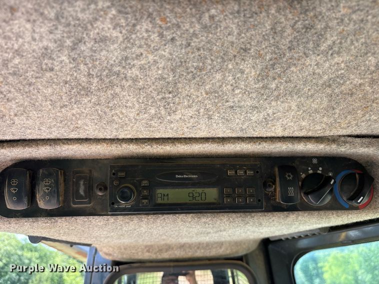 image for item OB9675 2006 John Deere 850J LGP dozer