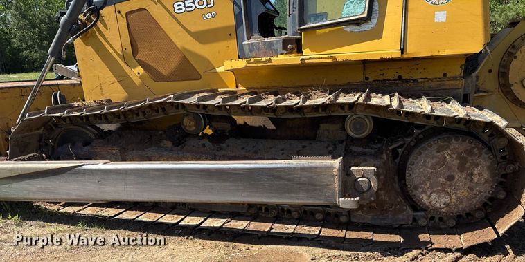 image for item OB9675 2006 John Deere 850J LGP dozer