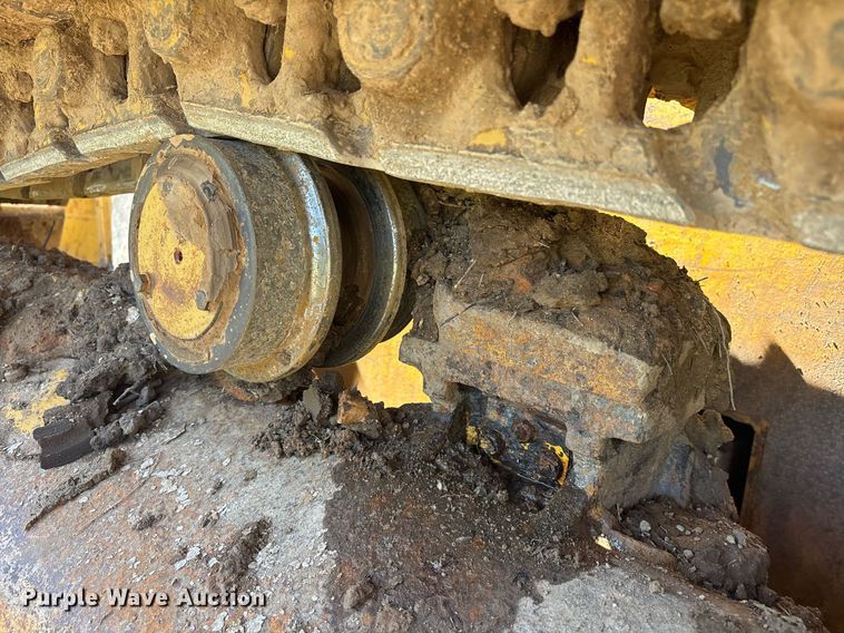 image for item OB9675 2006 John Deere 850J LGP dozer