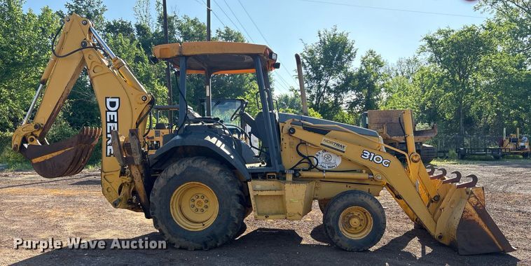 image for item OB9676 2005 John Deere 310G backhoe