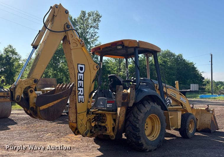 image for item OB9676 2005 John Deere 310G backhoe