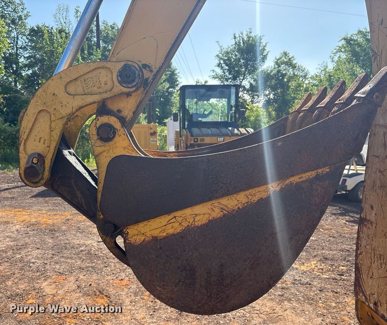 image for item OB9676 2005 John Deere 310G backhoe