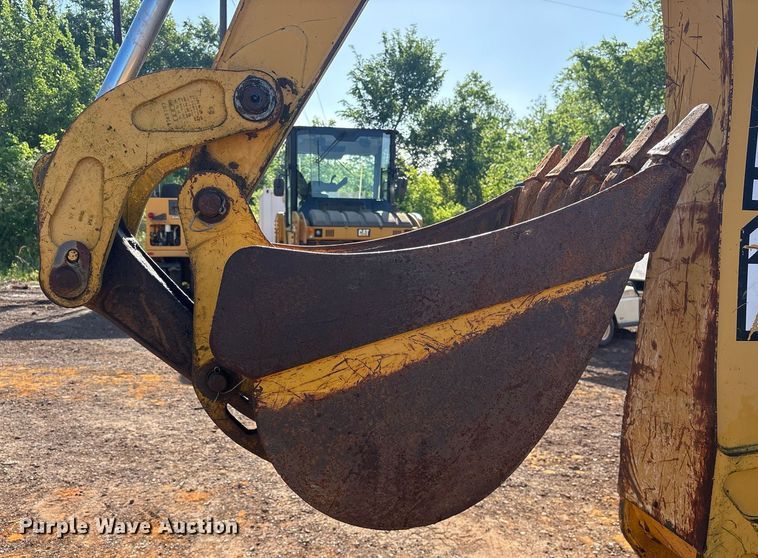 image for item OB9676 2005 John Deere 310G backhoe