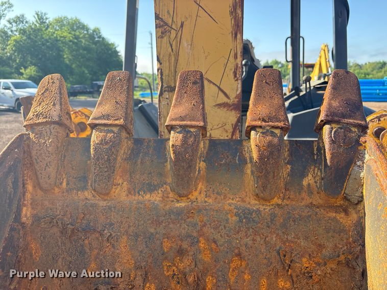 image for item OB9676 2005 John Deere 310G backhoe