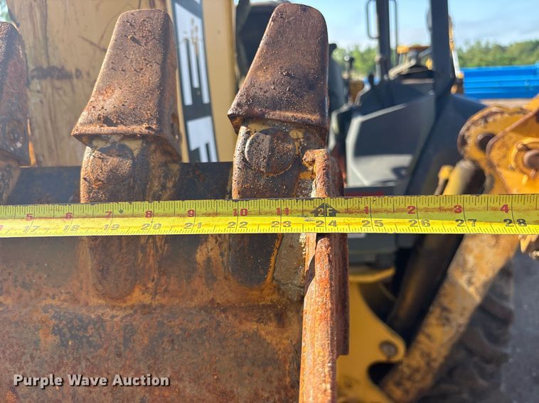 image for item OB9676 2005 John Deere 310G backhoe