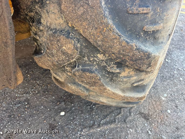 image for item OB9676 2005 John Deere 310G backhoe