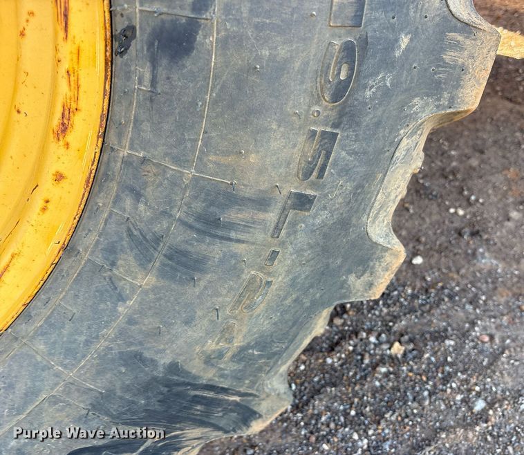 image for item OB9676 2005 John Deere 310G backhoe