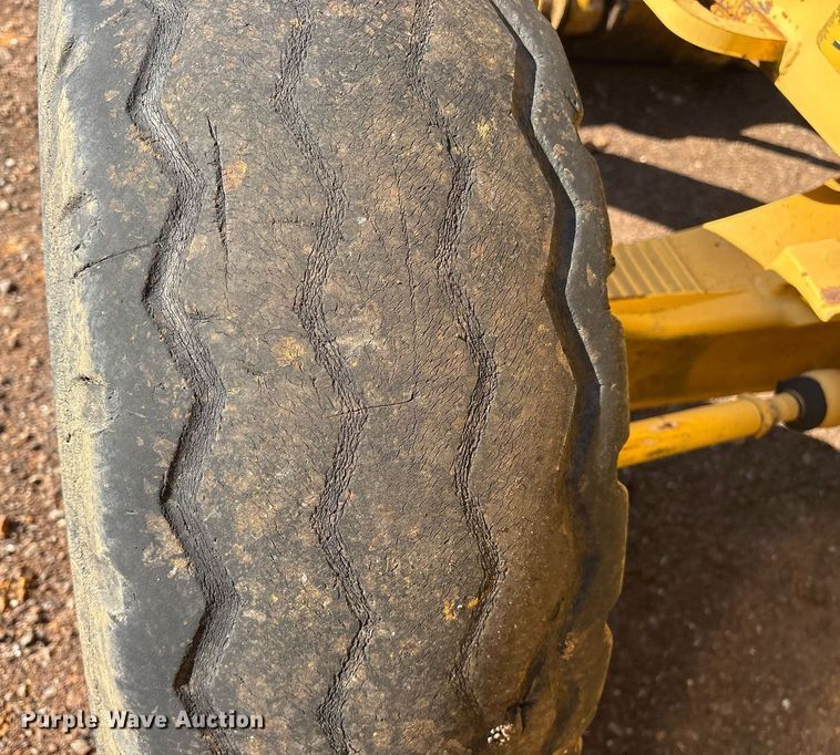 image for item OB9676 2005 John Deere 310G backhoe