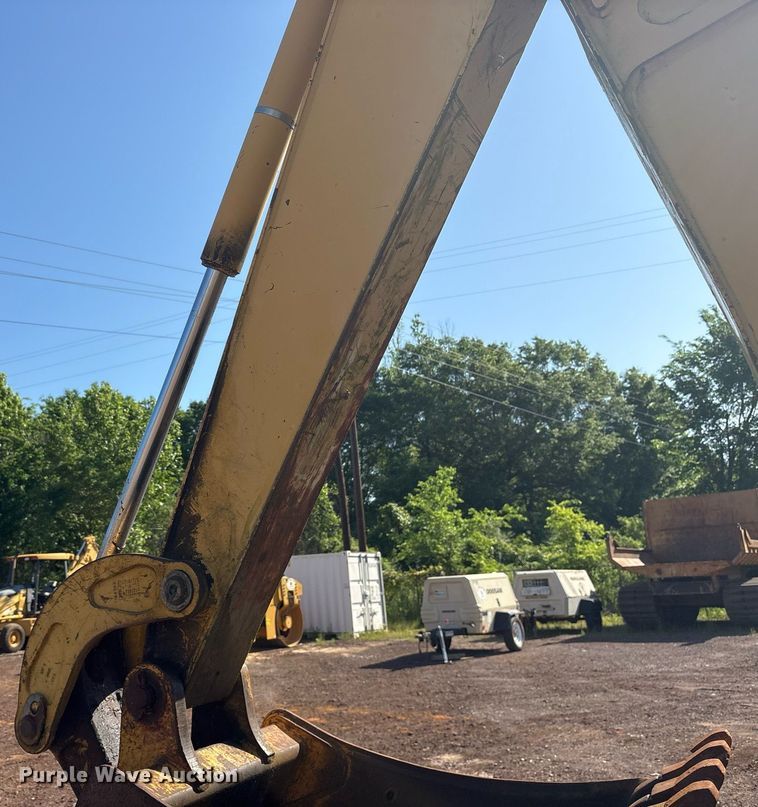 image for item OB9677 2005 John Deere  310G backhoe