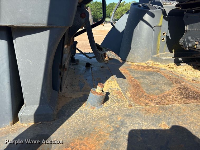 image for item OB9677 2005 John Deere  310G backhoe