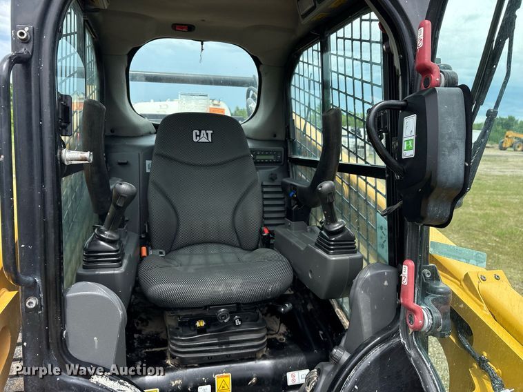 image for item OB9682 2021 Caterpillar 262D3 tracked skid steer loader