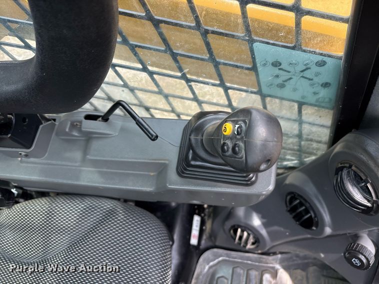 image for item OB9682 2021 Caterpillar 262D3 tracked skid steer loader