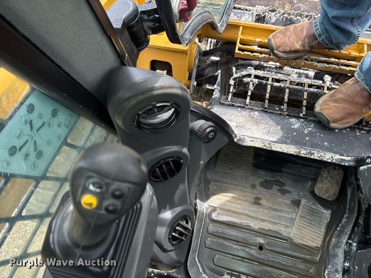 image for item OB9682 2021 Caterpillar 262D3 tracked skid steer loader