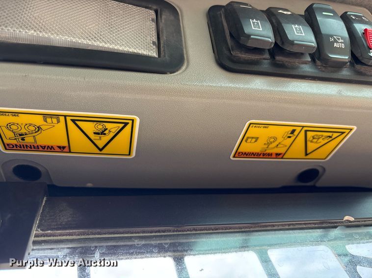 image for item OB9682 2021 Caterpillar 262D3 tracked skid steer loader