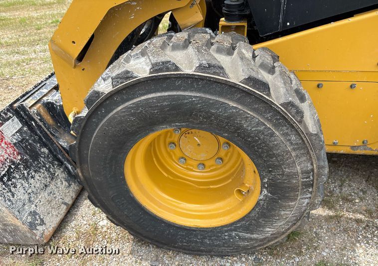 image for item OB9682 2021 Caterpillar 262D3 tracked skid steer loader