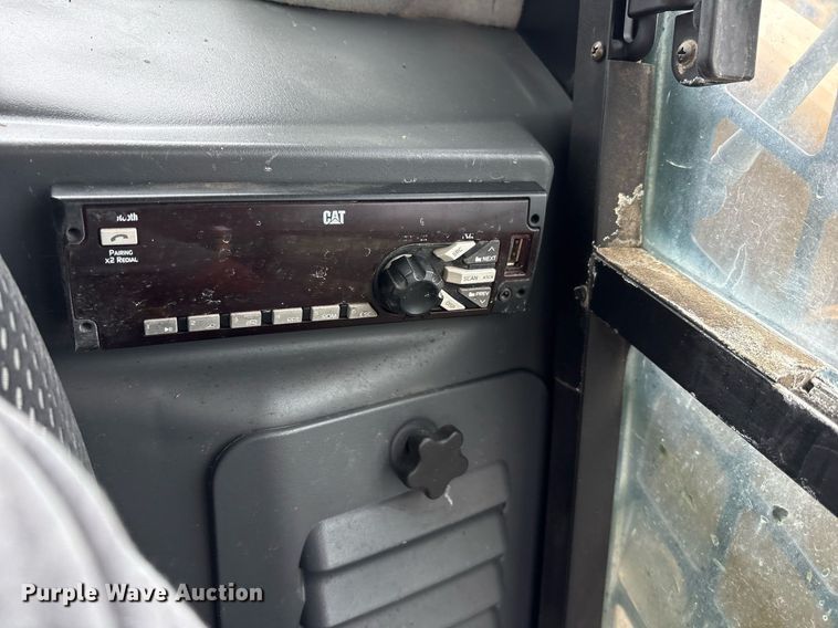 image for item OB9683 2021 Caterpillar 262D3 skid steer loader