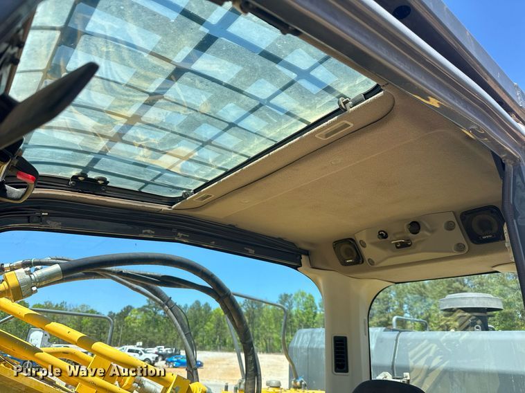 image for item YA0403 2017 Kobelco SK500LC-10 excavator