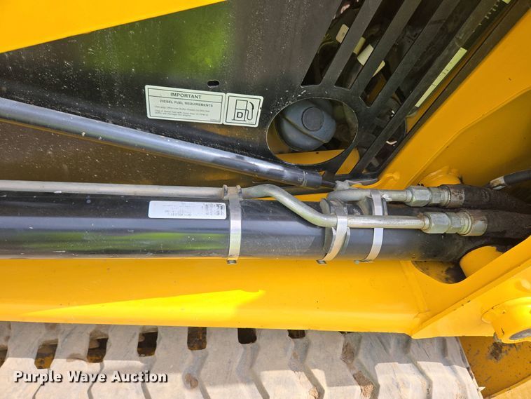 image for item YA0454 2021 Gehl RT215 tracked skid steer loader