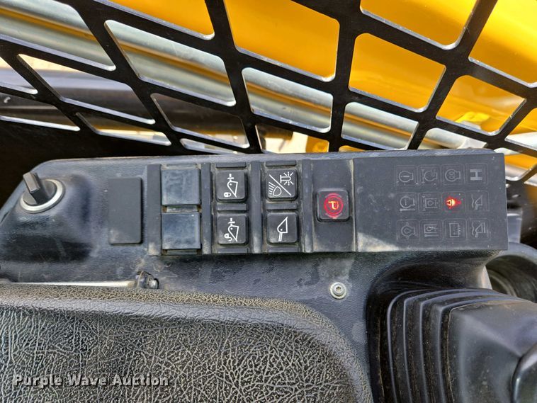 image for item YA0454 2021 Gehl RT215 tracked skid steer loader