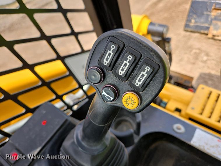 image for item YA0454 2021 Gehl RT215 tracked skid steer loader