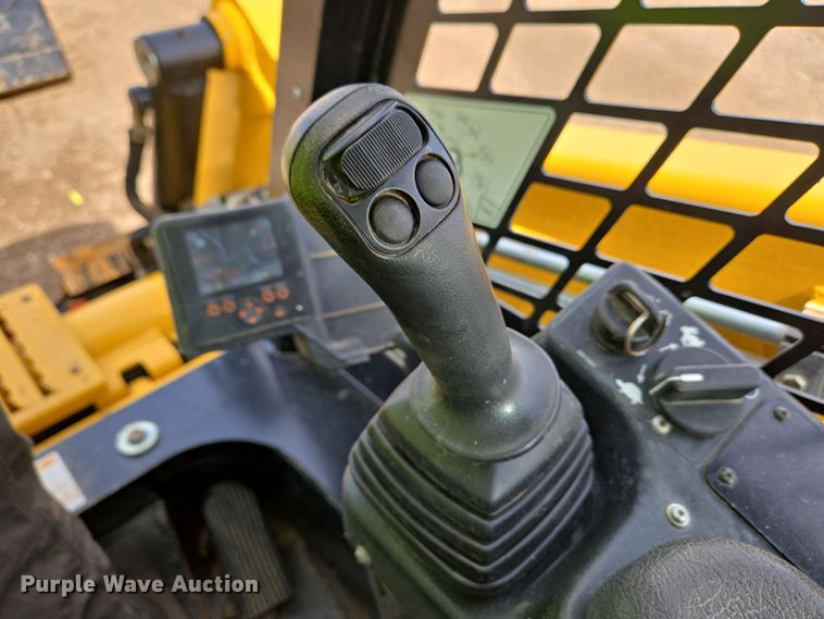 image for item YA0454 2021 Gehl RT215 tracked skid steer loader