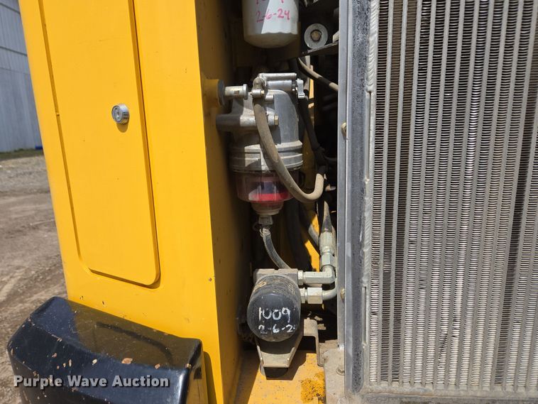 image for item YA0454 2021 Gehl RT215 tracked skid steer loader