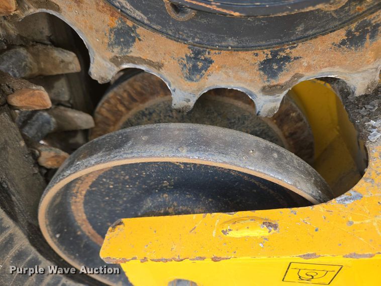 image for item YA0454 2021 Gehl RT215 tracked skid steer loader