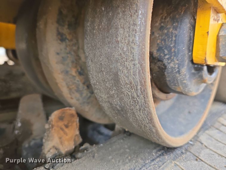 image for item YA0454 2021 Gehl RT215 tracked skid steer loader