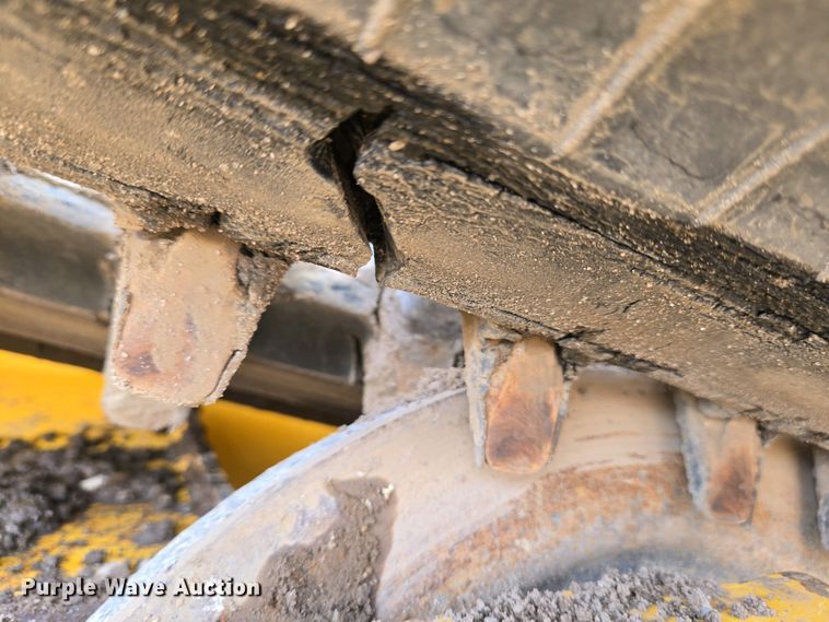 image for item YA0454 2021 Gehl RT215 tracked skid steer loader