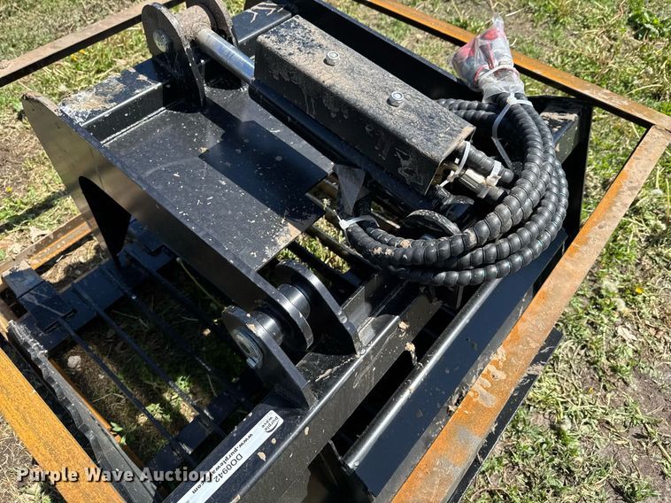 image for item ZA0589 Titan TORORBGRAP42 compact utility loader rock grapple bucket