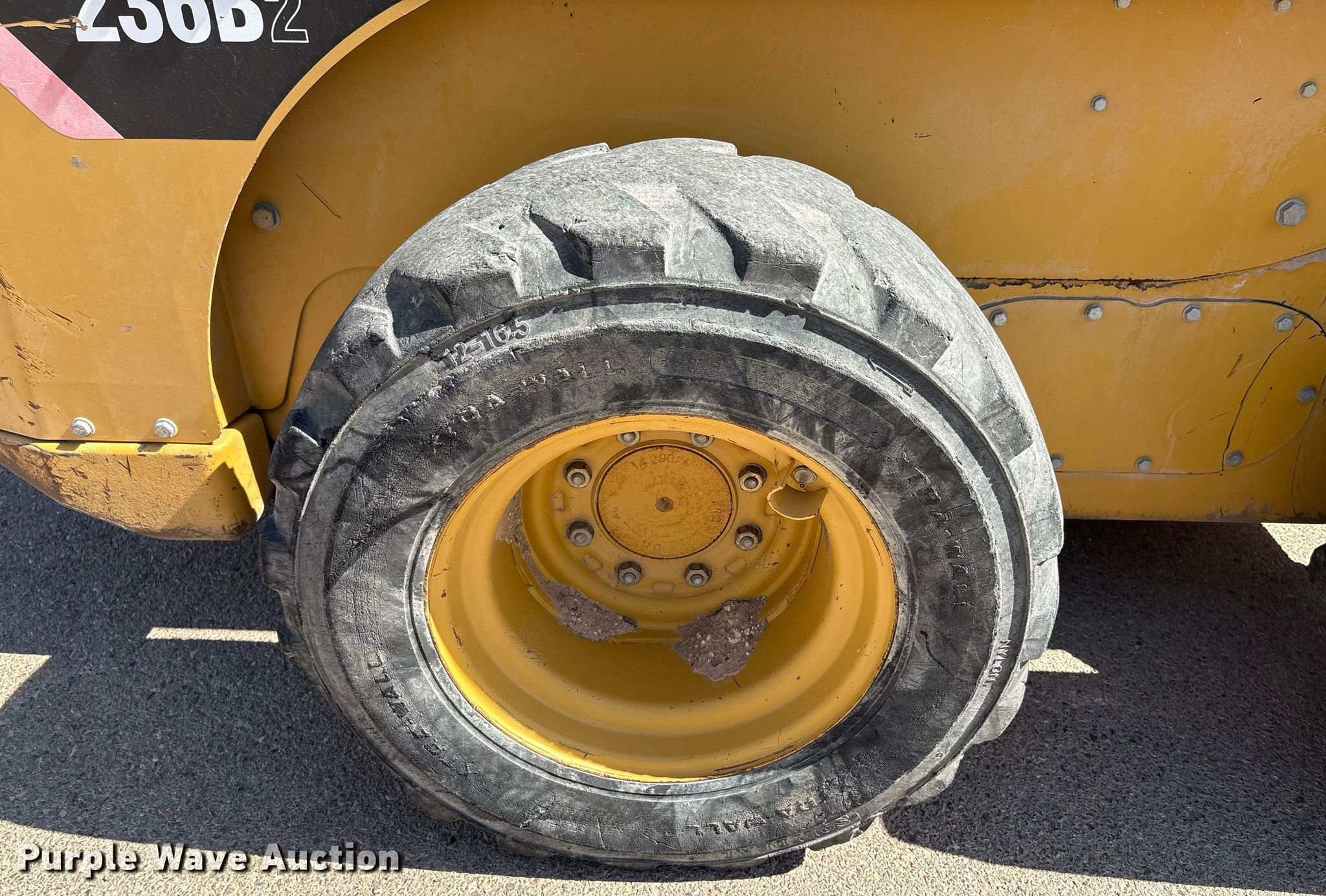 2008 Caterpillar 236B skid steer loader in El Paso, TX
